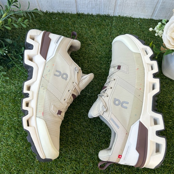 ON Cloudwander Waterproof  women size 9.5 
COLOR: SAND | IVORY $ 170 - Picture 6 of 16